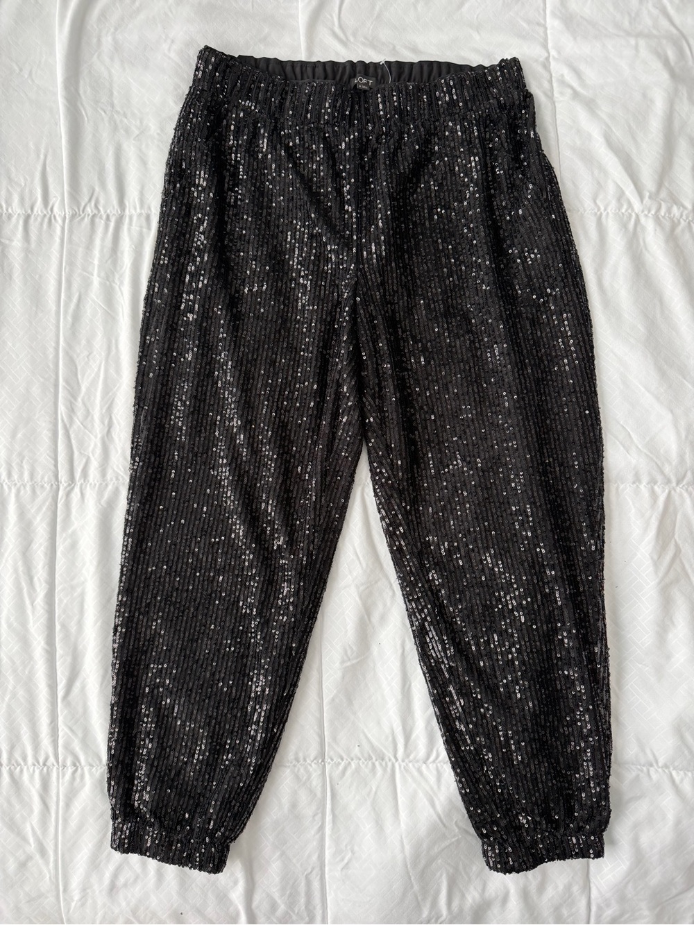 NWOT Loft Sequin Jogger Pant Women’s M Black NYE Party Cocktail Stretch Pockets